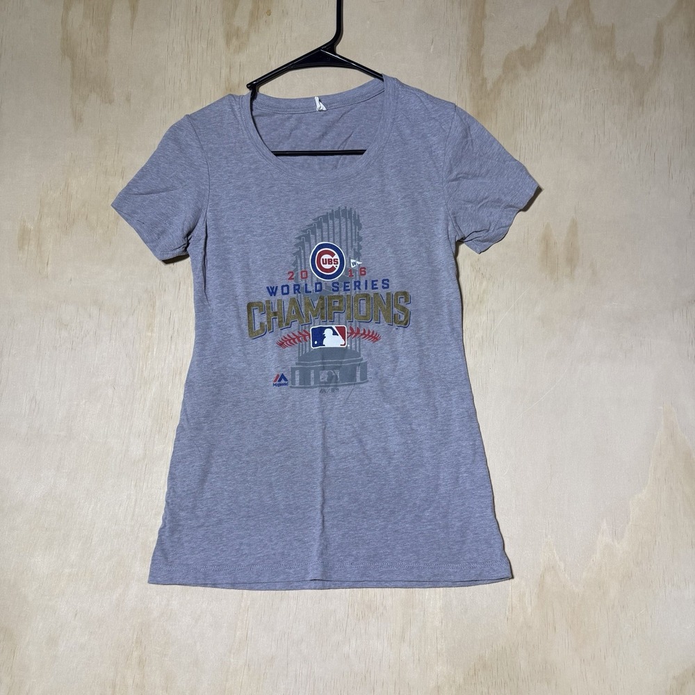Majestic Chicago Cubs 2016 World Series Champions Women's T-Shirt Gray M MLB